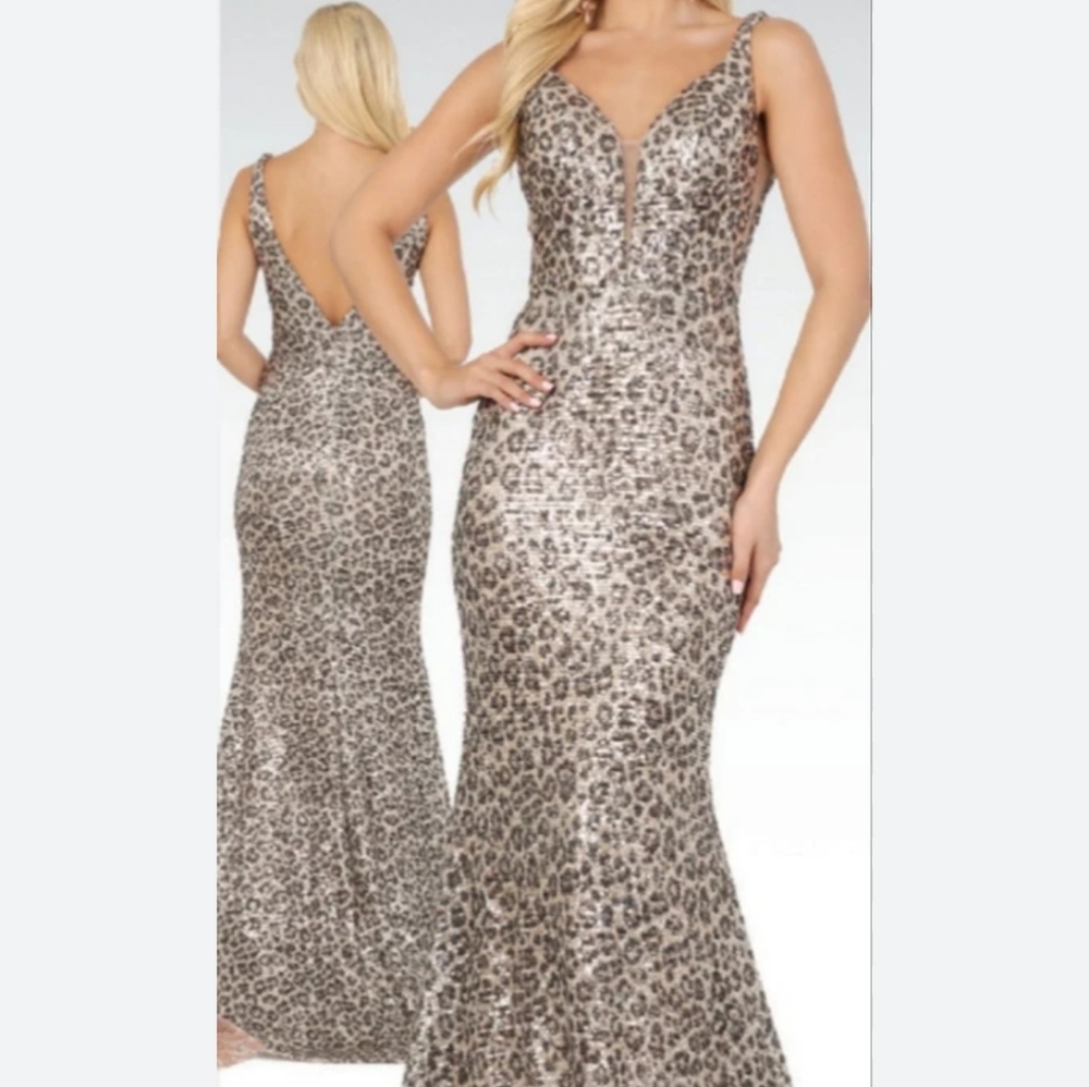Size 6 sequin leopard/cheetah design trumpet style prom dress w/ rhinestone wais